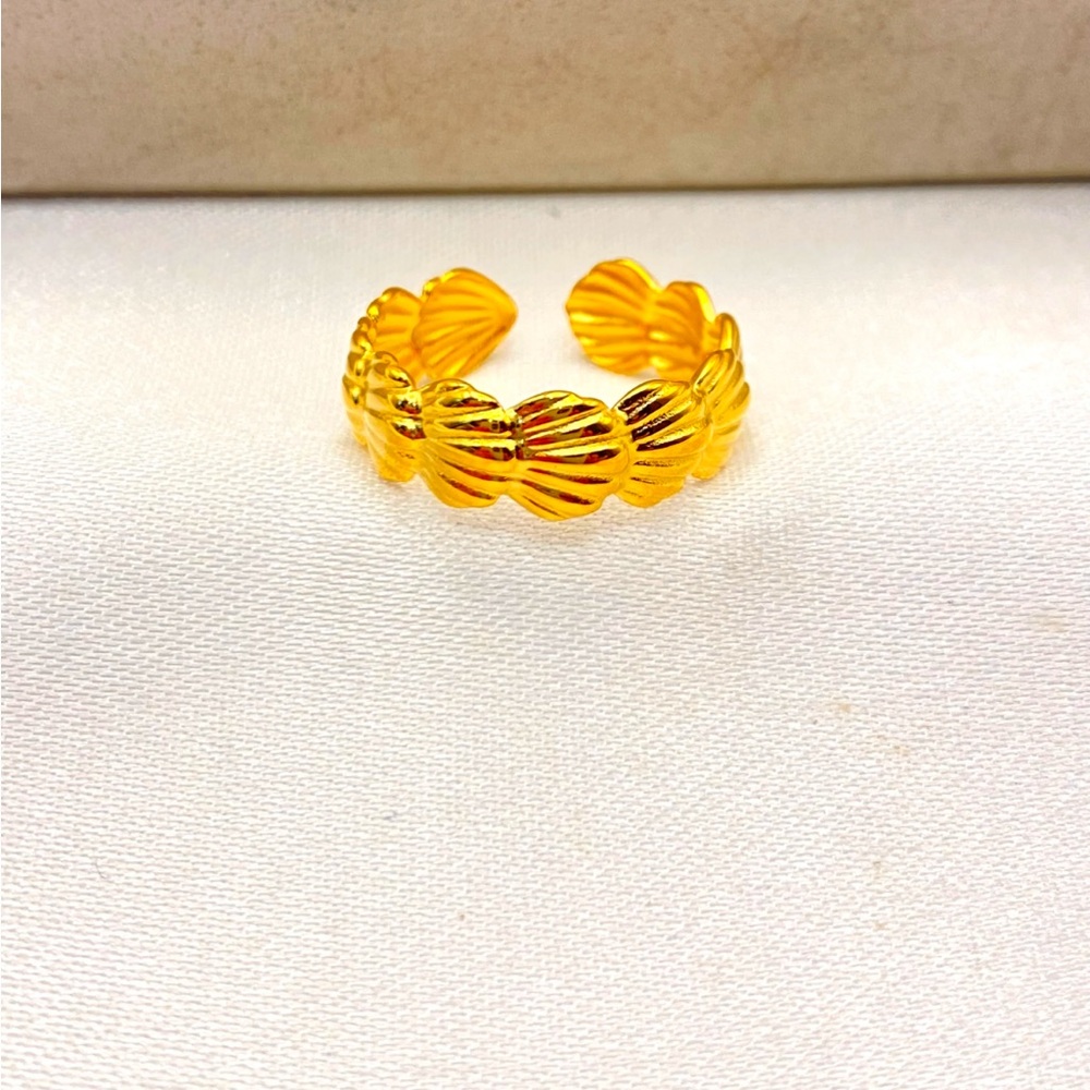 Gold Shell Design Adjustable Ring